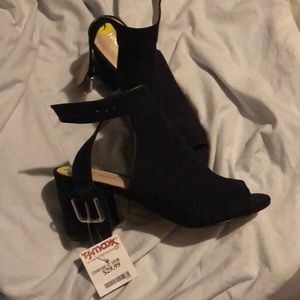 Nine West navy heels